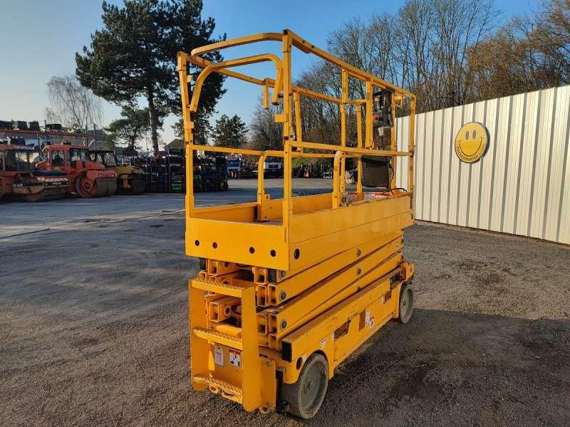 Haulotte CISEAUX COMPACT 10N - Søjlelift: billede 3 Haulotte CISEAUX COMPACT 10N - Søjlelift: billede 3