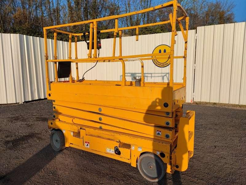 Haulotte CISEAUX COMPACT 10N - Søjlelift: billede 2 Haulotte CISEAUX COMPACT 10N - Søjlelift: billede 2