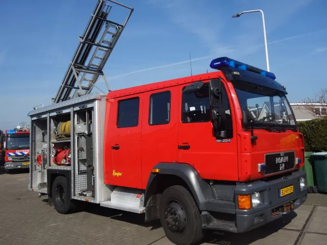 MAN 15 224-with winch 2500liter tank manual gearbox ,ziegler pomp - Brandbil: billede 1 MAN 15 224-with winch 2500liter tank manual gearbox ,ziegler pomp - Brandbil: billede 1
