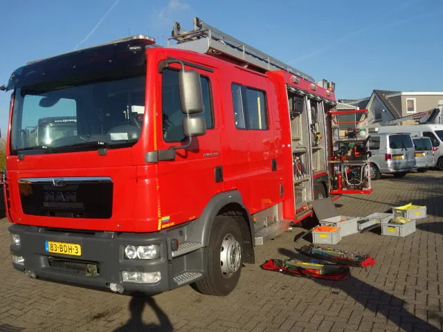 MAN TGM 15.250 FIRE TRUCK,2000 LITER TANK, FOAM TANK, AIRCO,WITH EQUIPMENT - Brandbil: billede 1 MAN TGM 15.250 FIRE TRUCK,2000 LITER TANK, FOAM TANK, AIRCO,WITH EQUIPMENT - Brandbil: billede 1