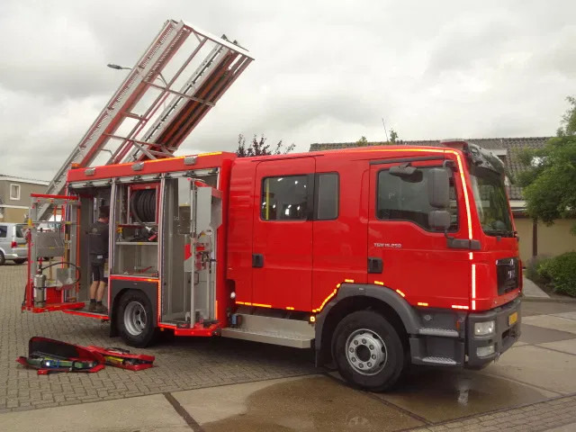 MAN TGM 15.250 FIRE TRUCK,2000 LITER TANK, FOAM TANK, AIRCO,WITH EQUIPMENT - Brandbil: billede 5 MAN TGM 15.250 FIRE TRUCK,2000 LITER TANK, FOAM TANK, AIRCO,WITH EQUIPMENT - Brandbil: billede 5