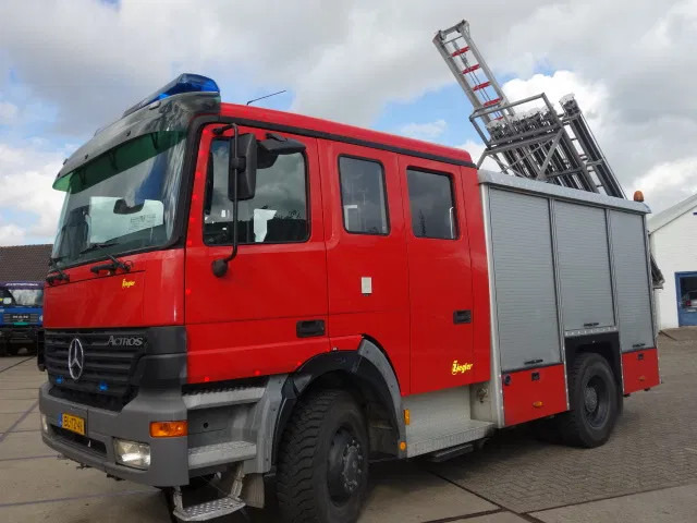 Mercedes-Benz Actros 1831 4X4 ZIEGLER BOMBEROS POMP,2500 L TANK - Brandbil: billede 3 Mercedes-Benz Actros 1831 4X4 ZIEGLER BOMBEROS POMP,2500 L TANK - Brandbil: billede 3