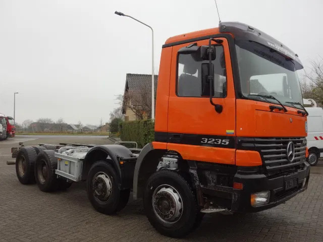 Mercedes-Benz Actros 3235 8x4 steelsprings,manual gearbox - Lastbil chassis: billede 1 Mercedes-Benz Actros 3235 8x4 steelsprings,manual gearbox - Lastbil chassis: billede 1