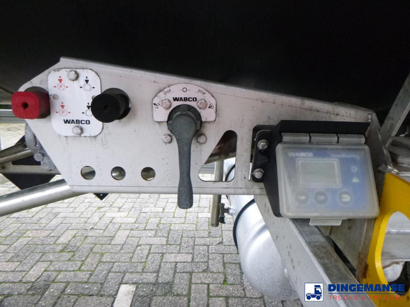 Leje en MAISONNEUVE Bitumen tank inox 34.9 m3 / 1 comp MAISONNEUVE Bitumen tank inox 34.9 m3 / 1 comp: billede 10 Leje en MAISONNEUVE Bitumen tank inox 34.9 m3 / 1 comp MAISONNEUVE Bitumen tank inox 34.9 m3 / 1 comp: billede 10