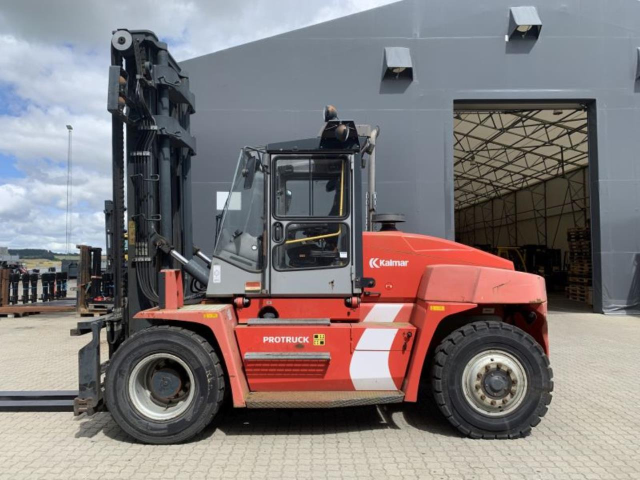 Kalmar DCE100-6 - Diesel gaffeltruck: billede 1 Kalmar DCE100-6 - Diesel gaffeltruck: billede 1