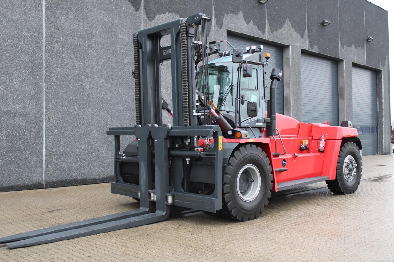 Kalmar DCG330-12LB - Gaffeltruck til containerhåndtering: billede 2 Kalmar DCG330-12LB - Gaffeltruck til containerhåndtering: billede 2