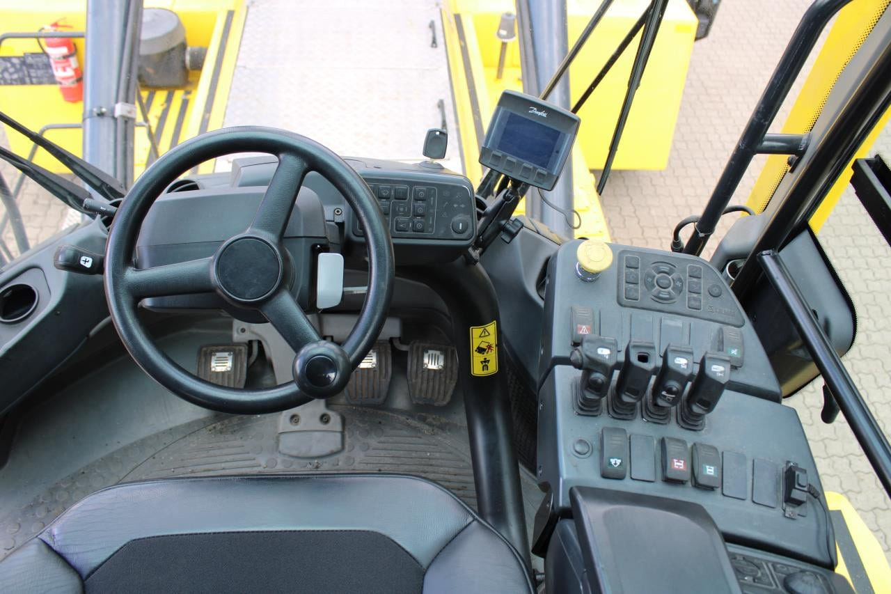 Kalmar DCG90-45ES7 - Gaffeltruck til containerhåndtering: billede 4 Kalmar DCG90-45ES7 - Gaffeltruck til containerhåndtering: billede 4