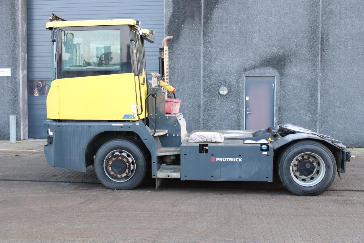 MOL RM255 4X4 - Terminaltraktor: billede 1 MOL RM255 4X4 - Terminaltraktor: billede 1