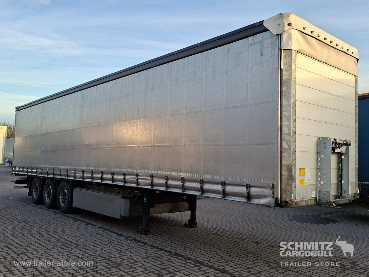 SCHMITZ Auflieger Curtainsider Standard - Gardintrailer: billede 1 SCHMITZ Auflieger Curtainsider Standard - Gardintrailer: billede 1