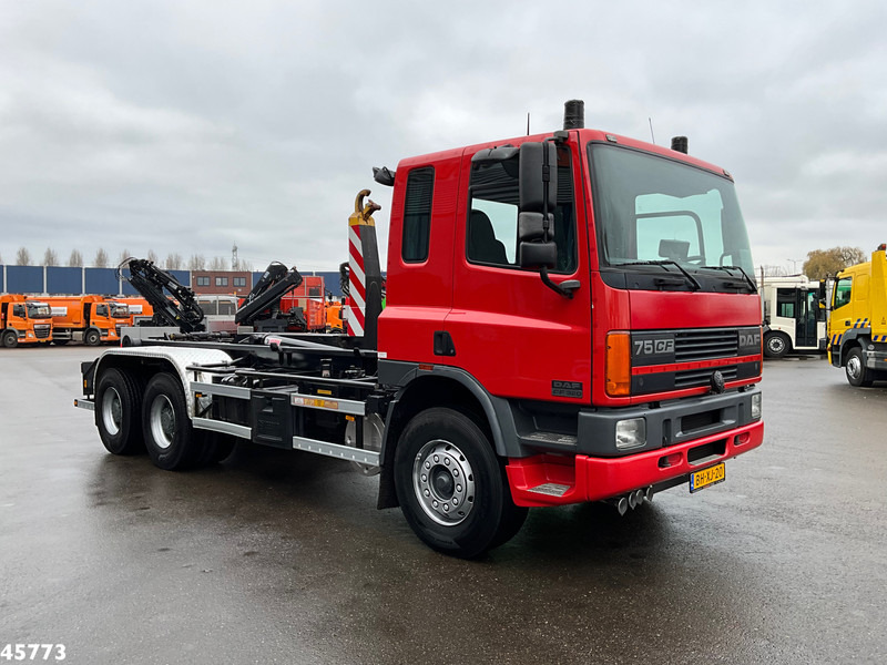 DAF FAT 75.320 6x4 Full steel Hiab 17 Ton haakarmsysteem Just 64.623 Km! - Lastbil kroghejs: billede 3 DAF FAT 75.320 6x4 Full steel Hiab 17 Ton haakarmsysteem Just 64.623 Km! - Lastbil kroghejs: billede 3