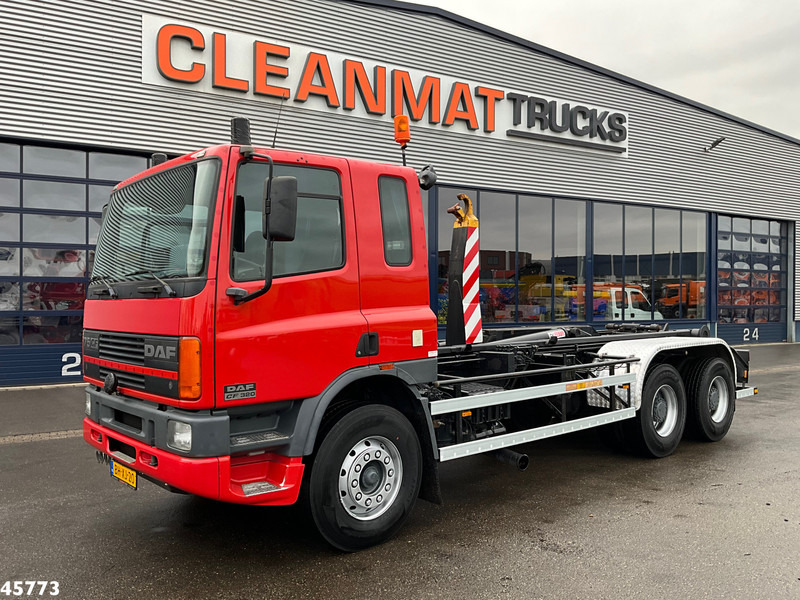 DAF FAT 75.320 6x4 Full steel Hiab 17 Ton haakarmsysteem Just 64.623 Km! - Lastbil kroghejs: billede 2 DAF FAT 75.320 6x4 Full steel Hiab 17 Ton haakarmsysteem Just 64.623 Km! - Lastbil kroghejs: billede 2