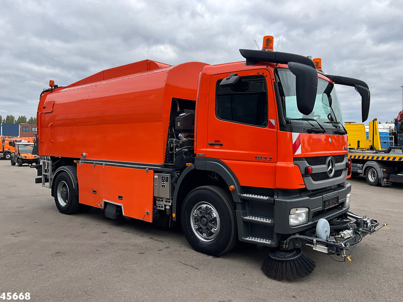 Mercedes-Benz Axor 1833 4x4 Schörling SORF Schienenreinigungs/Railway sweeper Just 38.680 Km! - Fejebil: billede 5 Mercedes-Benz Axor 1833 4x4 Schörling SORF Schienenreinigungs/Railway sweeper Just 38.680 Km! - Fejebil: billede 5