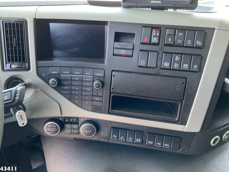 Lastbil med kran Volvo FM 500 Euro 6 HMF 32 Tonmeter laadkraan Just 166.643 km!: billede 17