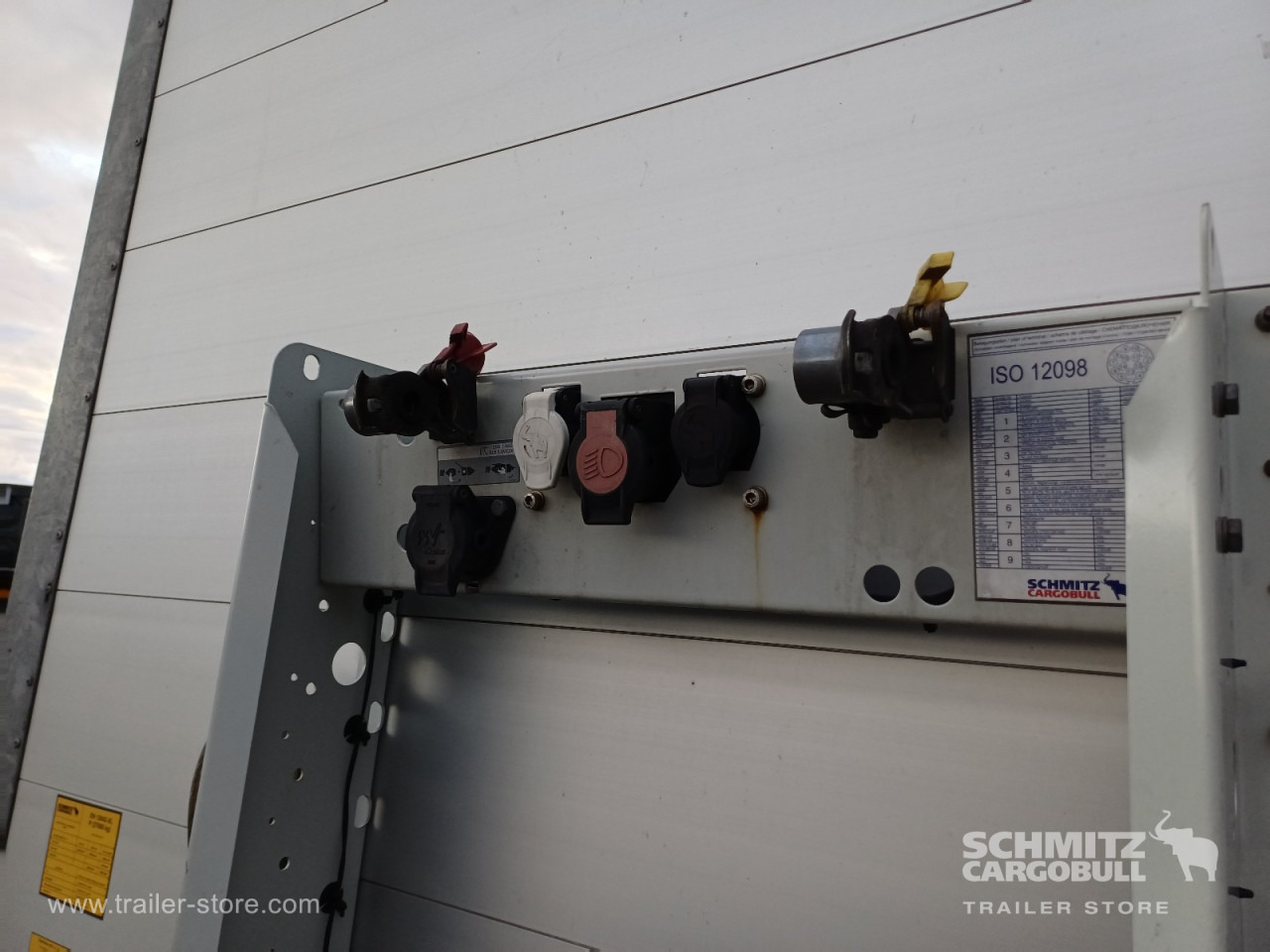 SCHMITZ Auflieger Curtainsider Mega - Gardintrailer: billede 2 SCHMITZ Auflieger Curtainsider Mega - Gardintrailer: billede 2