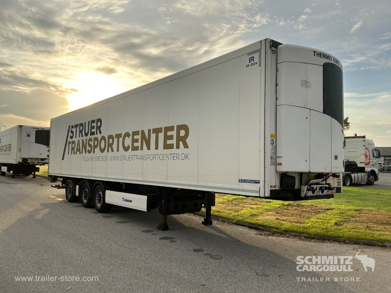 KRONE Reefer Standard Taillift - Isotermisk sættevogn: billede 1 KRONE Reefer Standard Taillift - Isotermisk sættevogn: billede 1