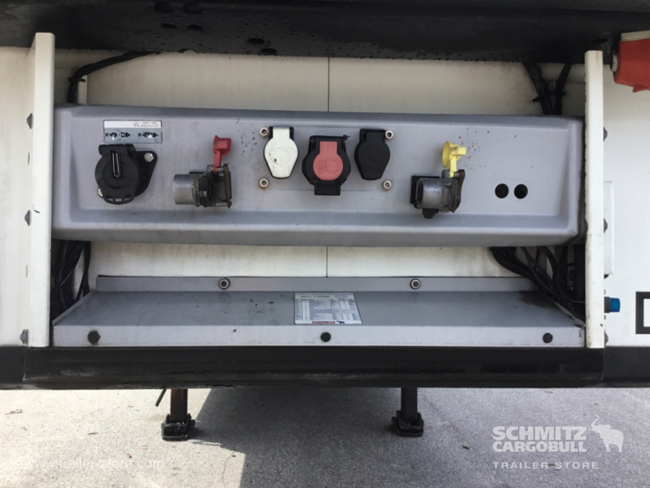 SCHMITZ Reefer Meat hanging system - Isotermisk sættevogn: billede 4 SCHMITZ Reefer Meat hanging system - Isotermisk sættevogn: billede 4