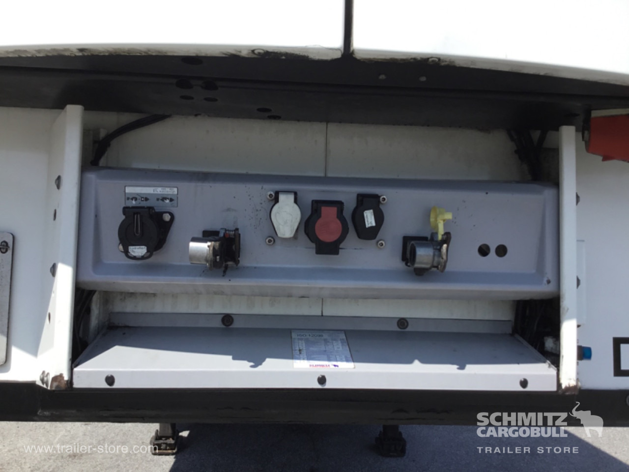 SCHMITZ Reefer Meat hanging system - Isotermisk sættevogn: billede 4 SCHMITZ Reefer Meat hanging system - Isotermisk sættevogn: billede 4