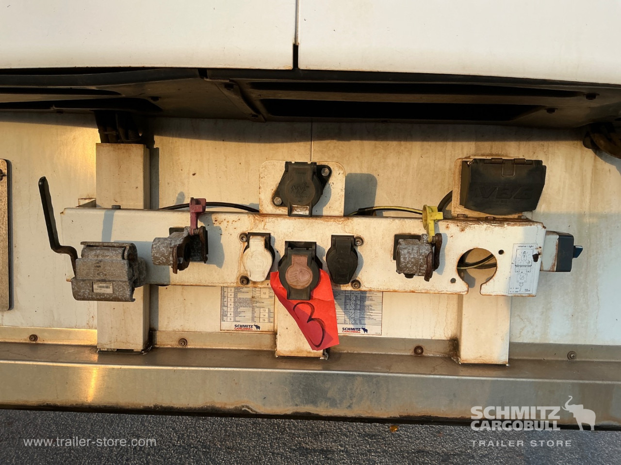 SCHMITZ Reefer Standard Double deck - Isotermisk sættevogn: billede 4 SCHMITZ Reefer Standard Double deck - Isotermisk sættevogn: billede 4