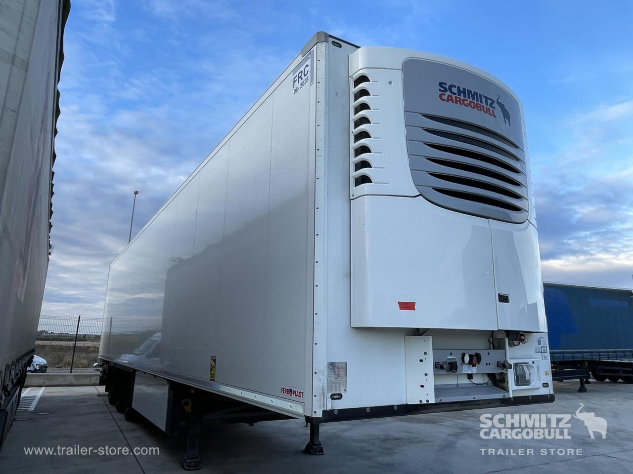 SCHMITZ Semiremolque Frigo Standard - Isotermisk sættevogn: billede 1 SCHMITZ Semiremolque Frigo Standard - Isotermisk sættevogn: billede 1