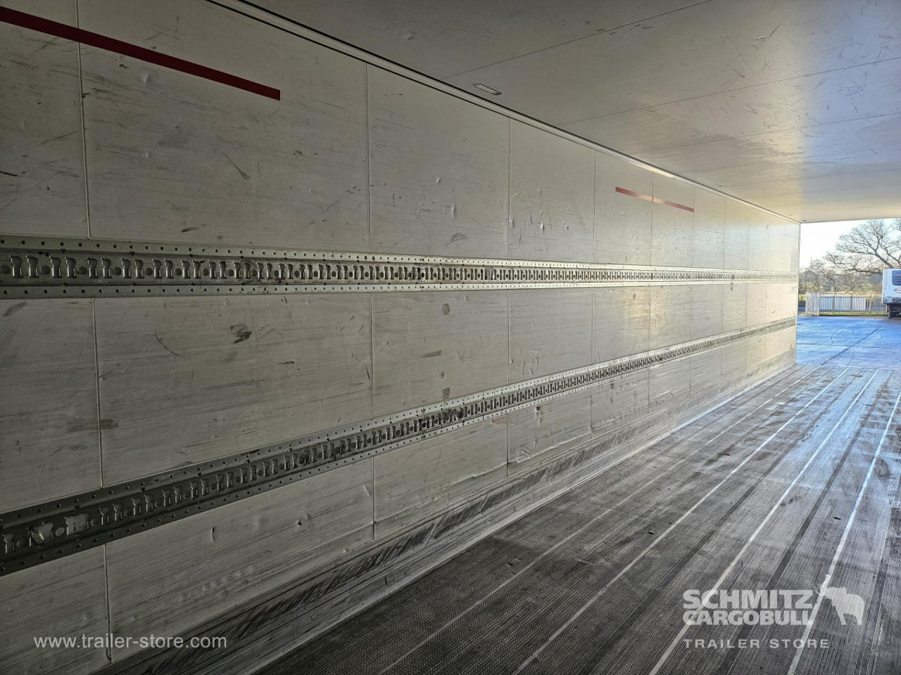 SCHMITZ Reefer Standard - Isotermisk sættevogn: billede 4 SCHMITZ Reefer Standard - Isotermisk sættevogn: billede 4