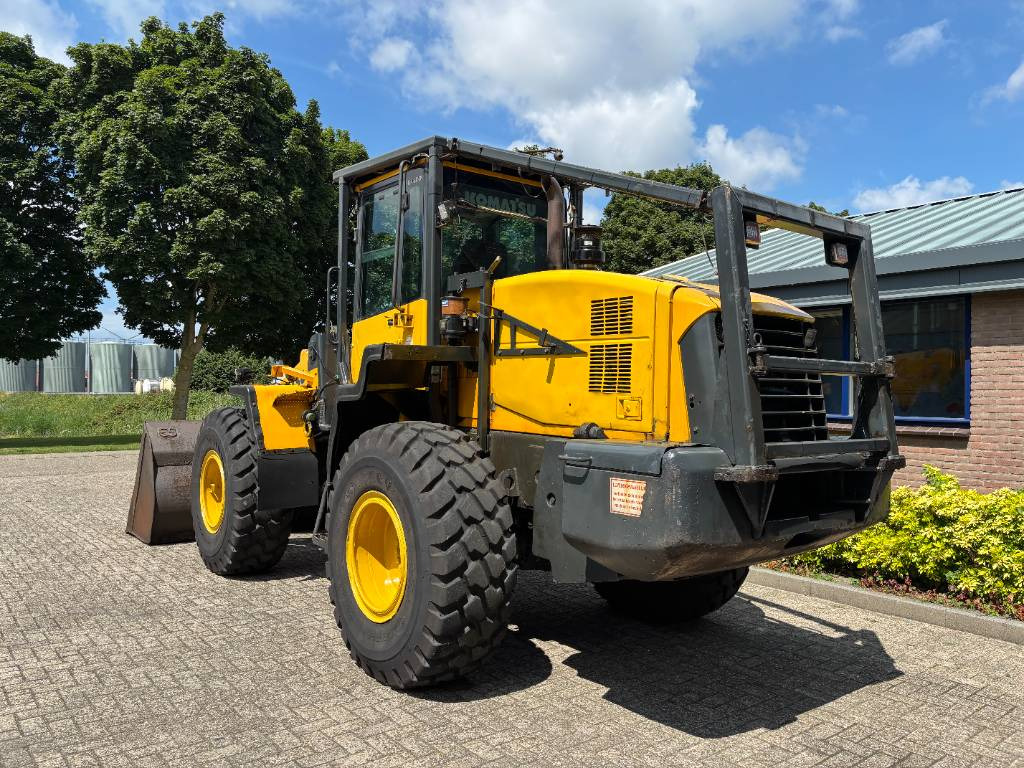 Komatsu WA 320-5 - Gummihjulslæsser: billede 2 Komatsu WA 320-5 - Gummihjulslæsser: billede 2