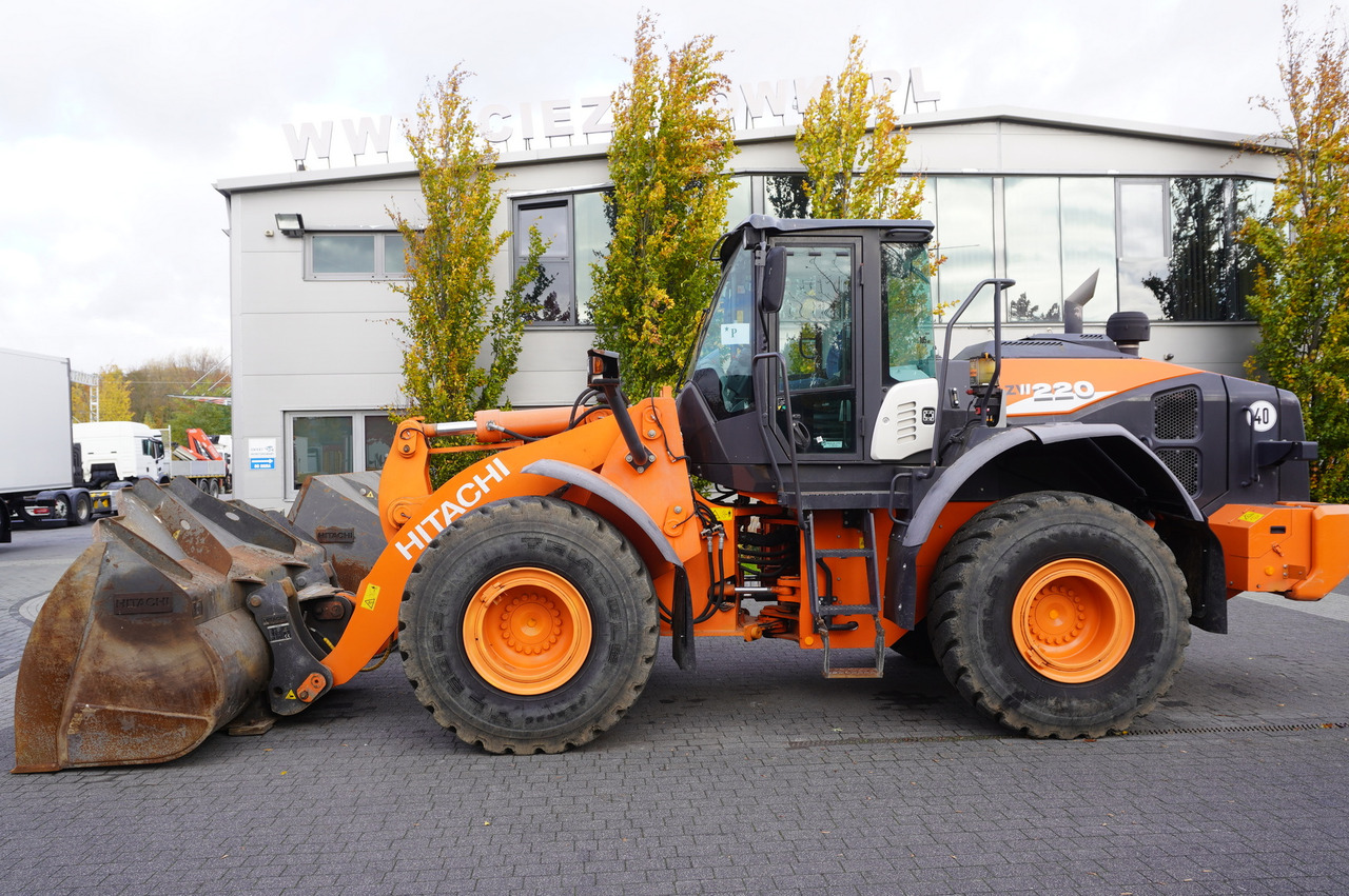 HITACHI ZW220 articulated loader / 2 buckets - Gummihjulslæsser: billede 3 HITACHI ZW220 articulated loader / 2 buckets - Gummihjulslæsser: billede 3