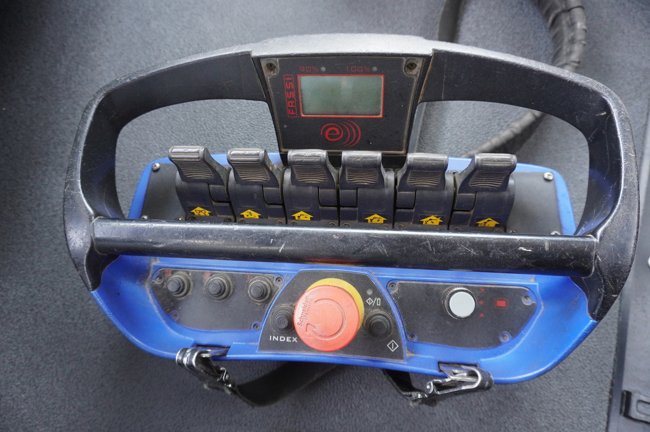 Lastbil med lad, Lastbil med kran MAN TGS 26.360 Flatbed / Fassi F175 7.7 T / steered 3rd axle: billede 10 Lastbil med lad, Lastbil med kran MAN TGS 26.360 Flatbed / Fassi F175 7.7 T / steered 3rd axle: billede 10