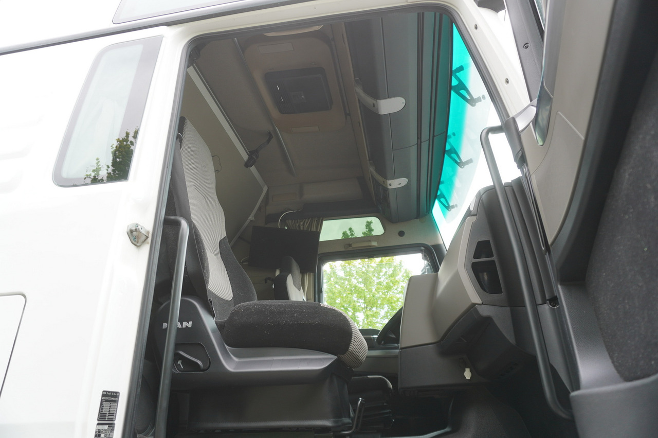 Lastbil med presenning MAN TGX 35.580 E6 8x4 /4 / 23 EPAL tarp superstructure / 4th axle steered: billede 28