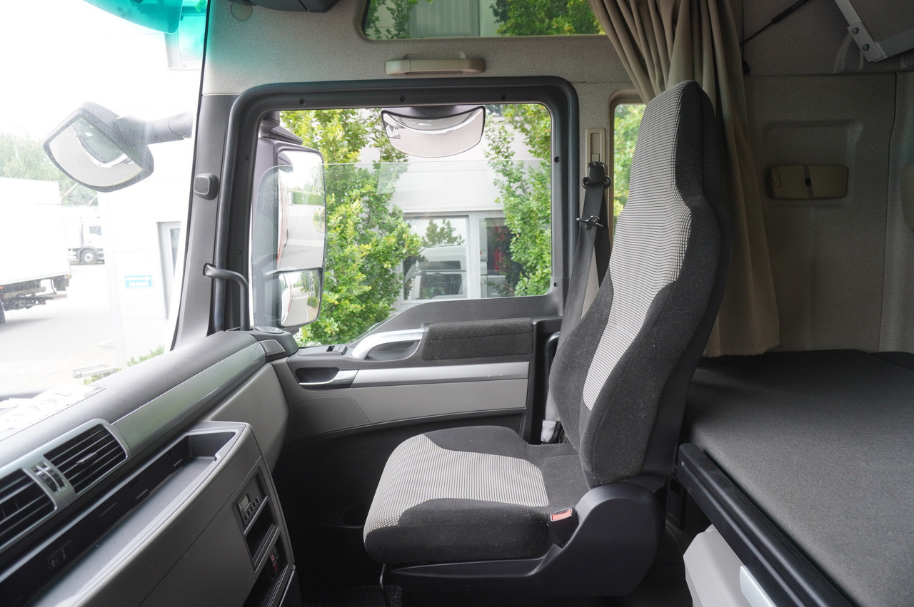 Lastbil med presenning MAN TGX 35.580 E6 8x4 /4 / 23 EPAL tarp superstructure / 4th axle steered: billede 20