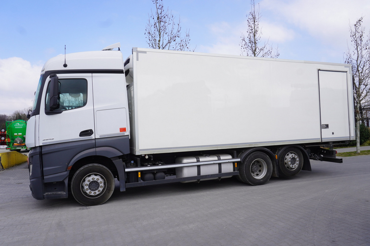 MERCEDES-BENZ Actros 2542 / GIGA cabin / Thermoking 1000R - Kølevogn lastbil: billede 2 MERCEDES-BENZ Actros 2542 / GIGA cabin / Thermoking 1000R - Kølevogn lastbil: billede 2