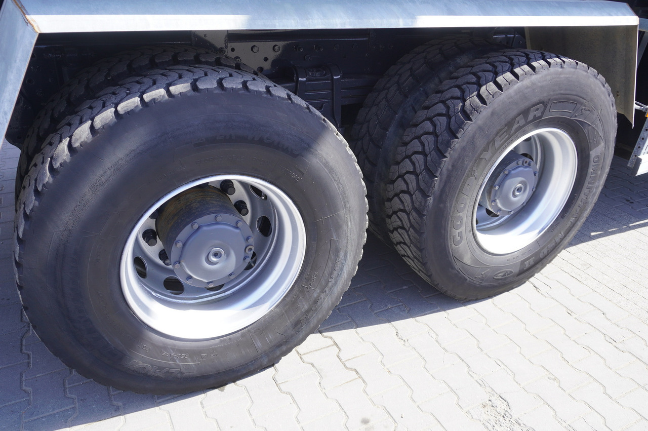 Lastbil med lad, Lastbil med kran MERCEDES-BENZ Actros 2641 6×4 E5 / Crane / Dumper / 110000 km!: billede 19