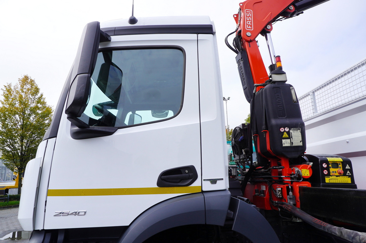 Lastbil med lad, Lastbil med kran MERCEDES-BENZ Antos 2540 / Flatbed 15 EPAL / Fassi F165 / 6.1 t / 8 m reach / remote control / rotator / 1600 MTH / steered axle: billede 20