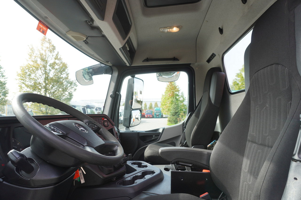 Lastbil med lad, Lastbil med kran MERCEDES-BENZ Antos 2540 / Flatbed 15 EPAL / Fassi F165 / 6.1 t / 8 m reach / remote control / rotator / 1600 MTH / steered axle: billede 22