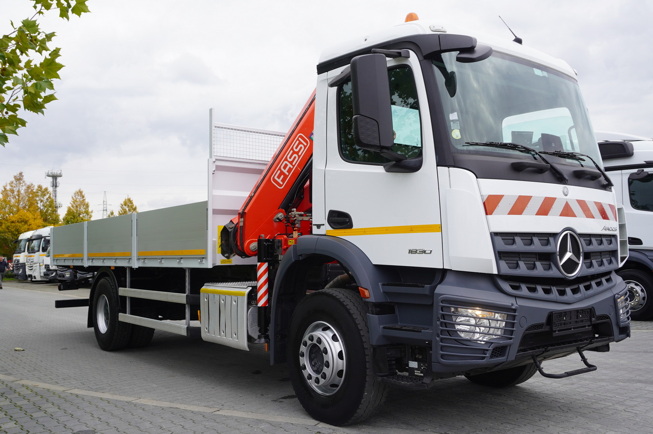 MERCEDES-BENZ Arocs 1830 / Flatbed 16 EPAL / HDS Fassi 155 / Reach 8 m / Load capacity 6160 kg - Lastbil med lad, Lastbil med kran: billede 2 MERCEDES-BENZ Arocs 1830 / Flatbed 16 EPAL / HDS Fassi 155 / Reach 8 m / Load capacity 6160 kg - Lastbil med lad, Lastbil med kran: billede 2