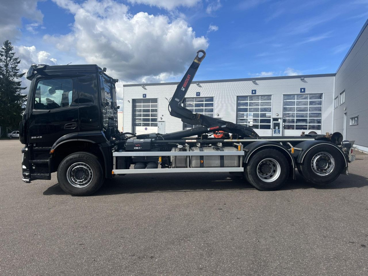 MERCEDES-BENZ Arocs 2543 6x2*4 / 21t Hooklift HIAB ULT21Z56 / 2022 - Lastbil kroghejs: billede 1 MERCEDES-BENZ Arocs 2543 6x2*4 / 21t Hooklift HIAB ULT21Z56 / 2022 - Lastbil kroghejs: billede 1
