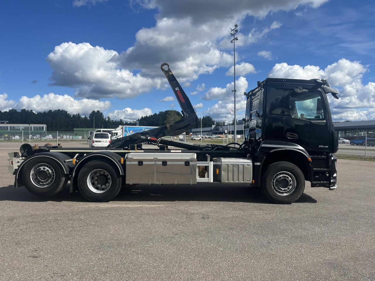 MERCEDES-BENZ Arocs 2543 6x2*4 / 21t Hooklift HIAB ULT21Z56 / 2022 - Lastbil kroghejs: billede 4 MERCEDES-BENZ Arocs 2543 6x2*4 / 21t Hooklift HIAB ULT21Z56 / 2022 - Lastbil kroghejs: billede 4