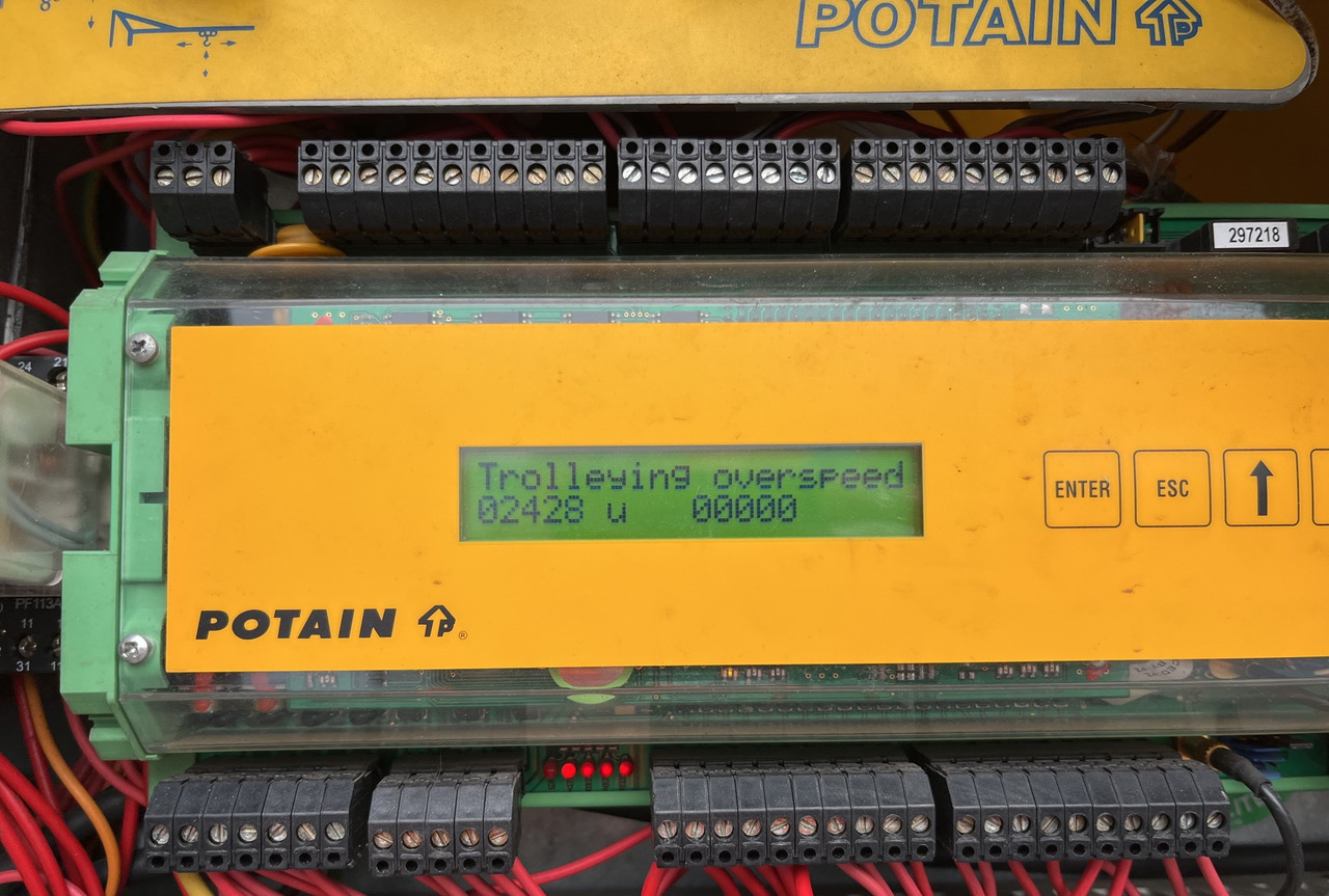 Tårnkran POTAIN IGO32 Tri/A Mobile self-erecting tower crane / 4400 MTH!: billede 22