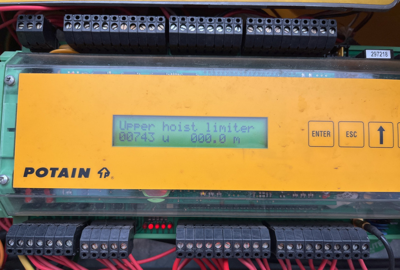 Tårnkran POTAIN IGO32 Tri/A Mobile self-erecting tower crane / 4400 MTH!: billede 29