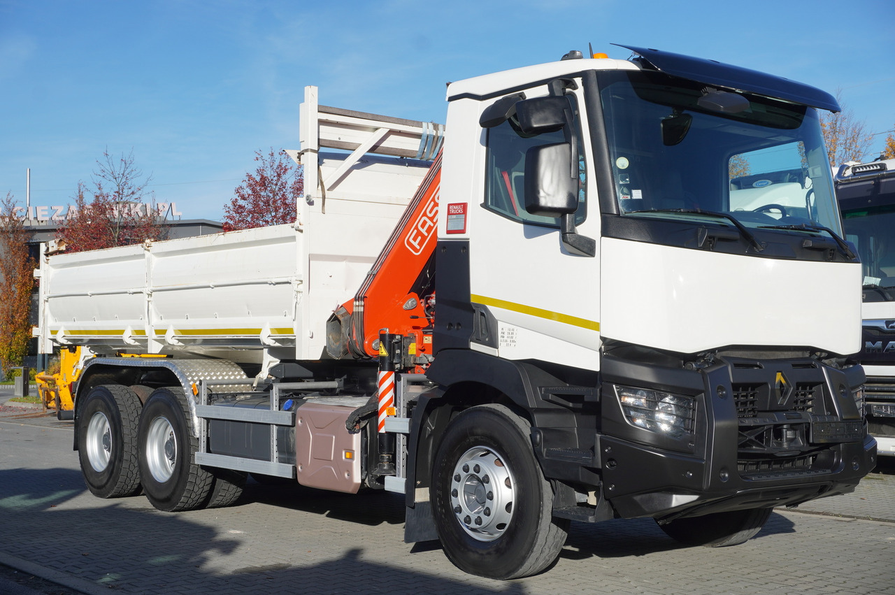 RENAULT C380 E6 6×4 / HDS Fassi F135 2700 MTH / Range 8 m / 5.6 t lifting capacity / 3-side tipper / Bortmatic - Lastbil med kran: billede 2 RENAULT C380 E6 6×4 / HDS Fassi F135 2700 MTH / Range 8 m / 5.6 t lifting capacity / 3-side tipper / Bortmatic - Lastbil med kran: billede 2