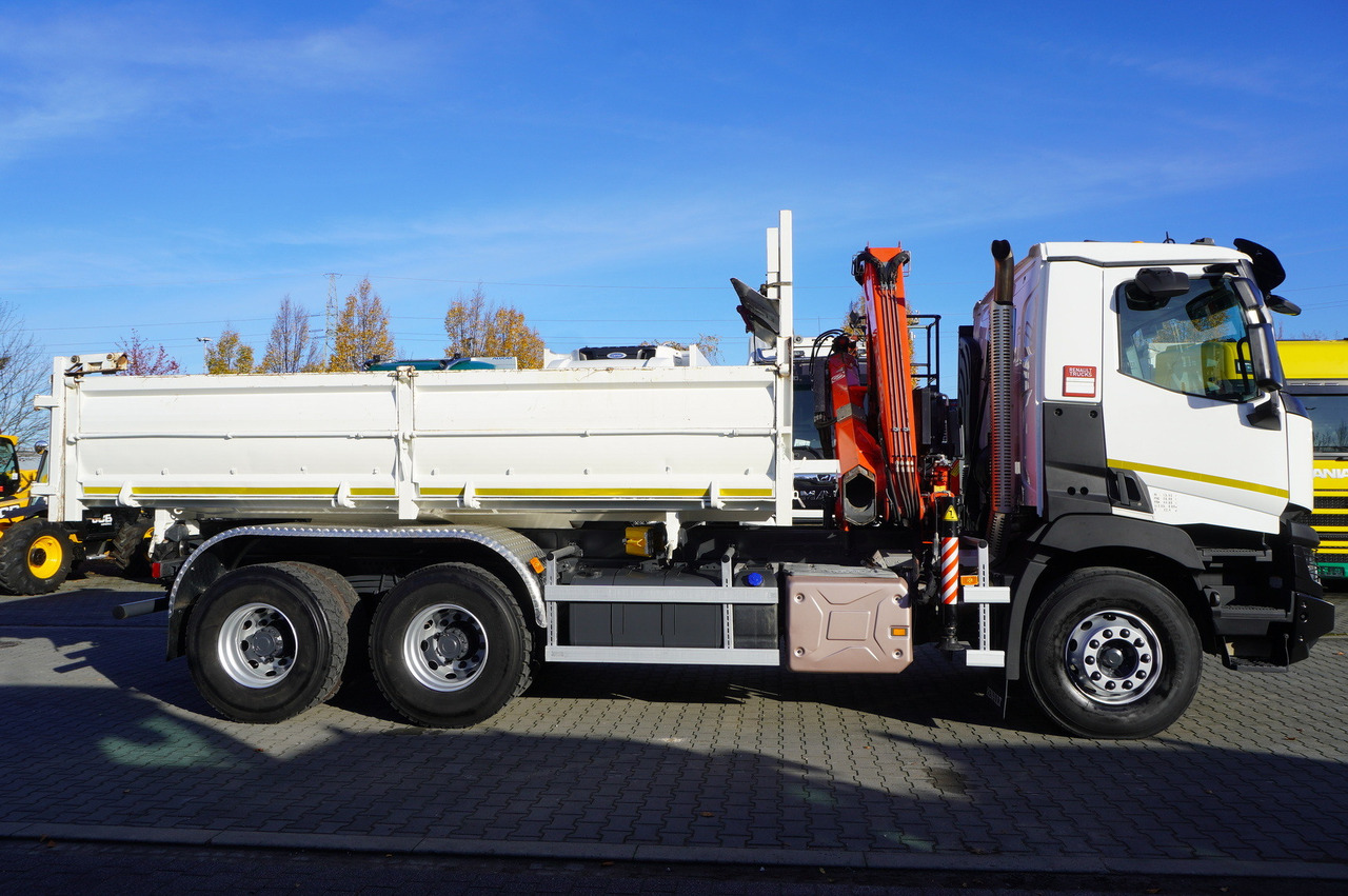 RENAULT C380 E6 6×4 / HDS Fassi F135 2700 MTH / Range 8 m / 5.6 t lifting capacity / 3-side tipper / Bortmatic - Tipvogn lastbil, Lastbil med kran: billede 3 RENAULT C380 E6 6×4 / HDS Fassi F135 2700 MTH / Range 8 m / 5.6 t lifting capacity / 3-side tipper / Bortmatic - Tipvogn lastbil, Lastbil med kran: billede 3