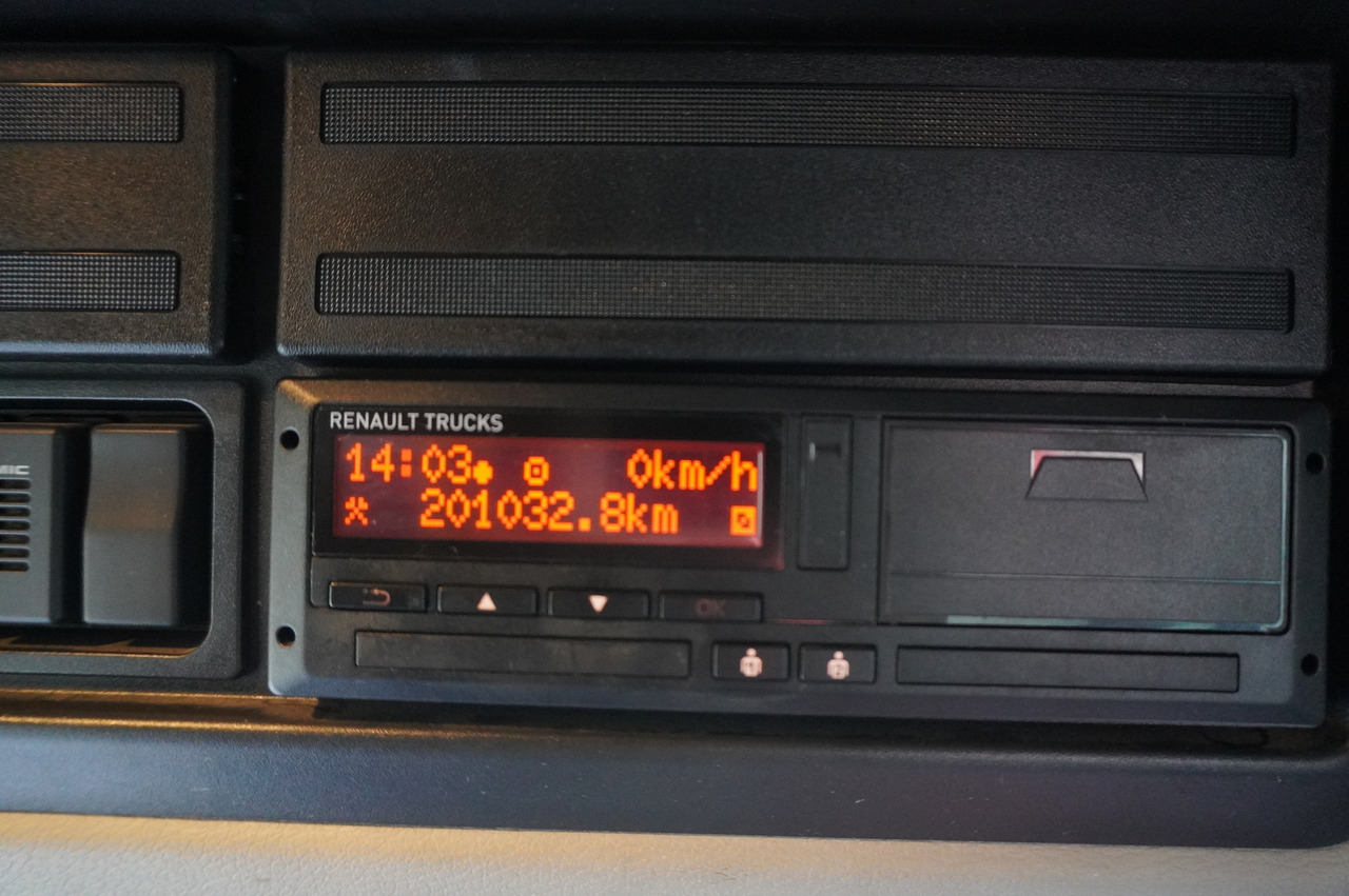 RENAULT RENAULT C280 DTI 8 / FASSI crane 5.6 T / 560 MTH / range 8 m / Flatbed 15 EPAL - Lastbil med kran: billede 4 RENAULT RENAULT C280 DTI 8 / FASSI crane 5.6 T / 560 MTH / range 8 m / Flatbed 15 EPAL - Lastbil med kran: billede 4