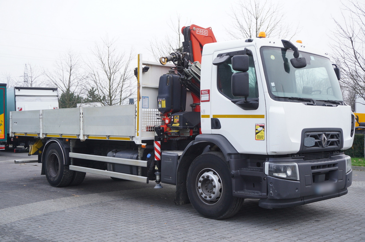RENAULT RENAULT C280 DTI 8 / FASSI crane 5.6 T / 560 MTH / range 8 m / Flatbed 15 EPAL - Lastbil med kran: billede 2 RENAULT RENAULT C280 DTI 8 / FASSI crane 5.6 T / 560 MTH / range 8 m / Flatbed 15 EPAL - Lastbil med kran: billede 2