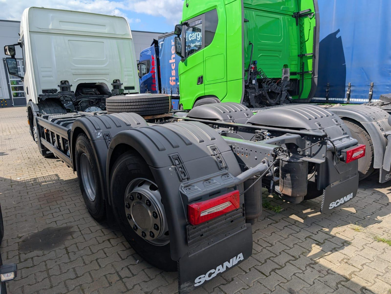 SCANIA P 340 B6x2*4NA / chassis frame / steering axle / CNG / large cab / 8 units - Affaldsmaskine: billede 4 SCANIA P 340 B6x2*4NA / chassis frame / steering axle / CNG / large cab / 8 units - Affaldsmaskine: billede 4