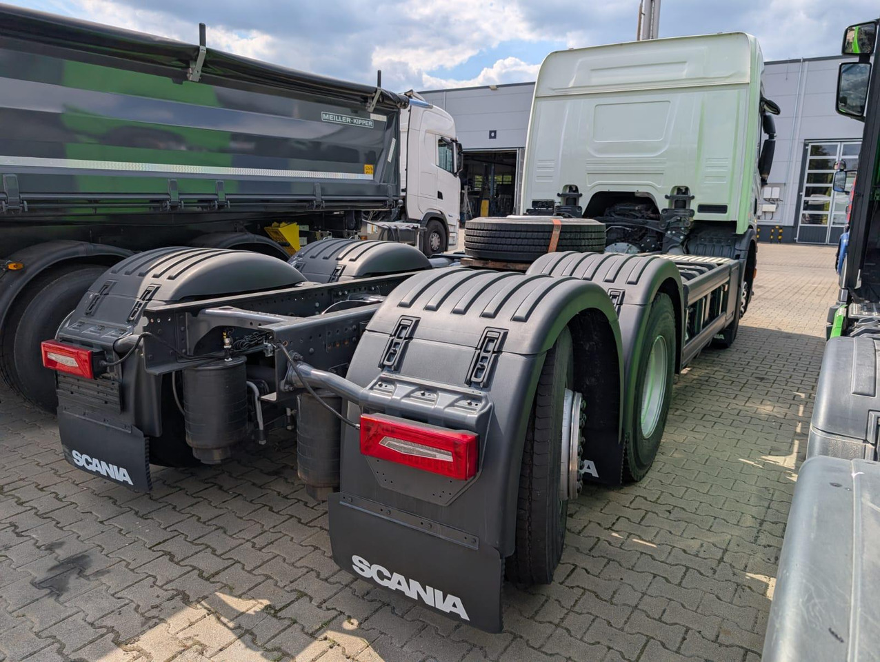 SCANIA P 340 B6x2*4NA / chassis frame / steering axle / CNG / large cab / 8 units - Affaldsmaskine: billede 3 SCANIA P 340 B6x2*4NA / chassis frame / steering axle / CNG / large cab / 8 units - Affaldsmaskine: billede 3