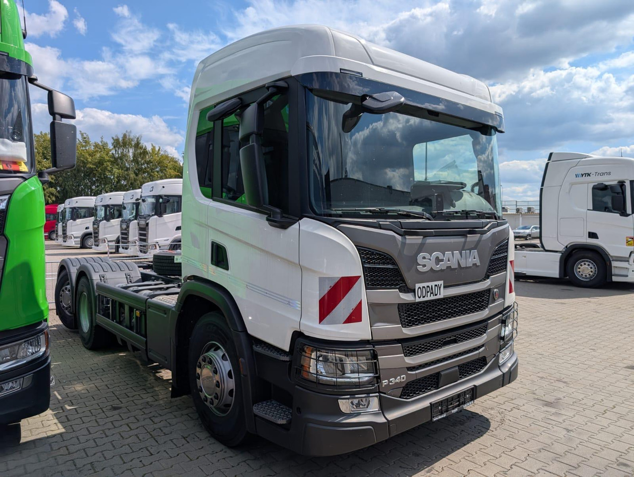 SCANIA P 340 B6x2*4NA / chassis frame / steering axle / CNG / large cab / 8 units - Affaldsmaskine: billede 2 SCANIA P 340 B6x2*4NA / chassis frame / steering axle / CNG / large cab / 8 units - Affaldsmaskine: billede 2