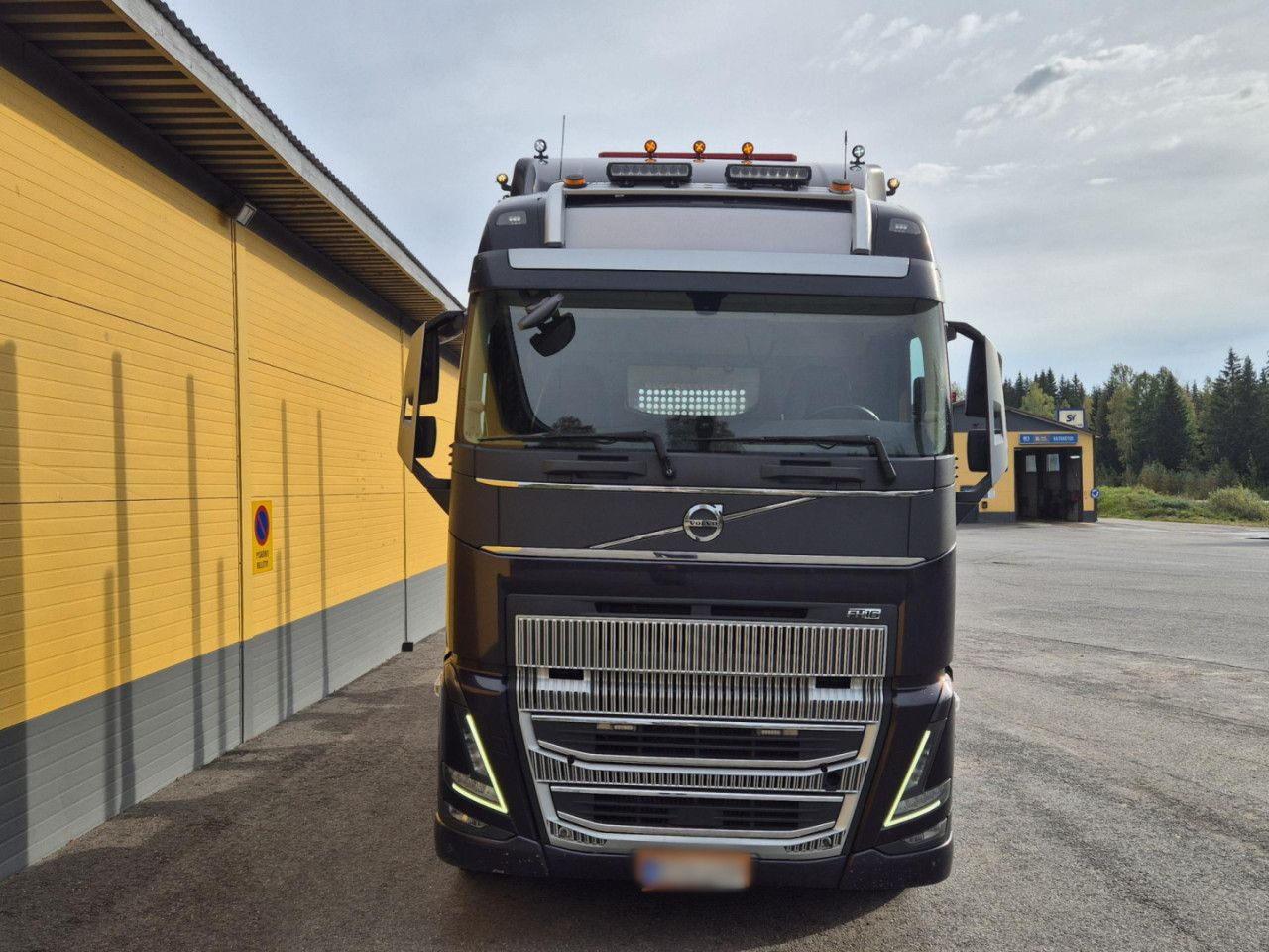 VOLVO FH 750 8x4 / 2 lifted axles / timber truck - Tømmerbil: billede 5 VOLVO FH 750 8x4 / 2 lifted axles / timber truck - Tømmerbil: billede 5