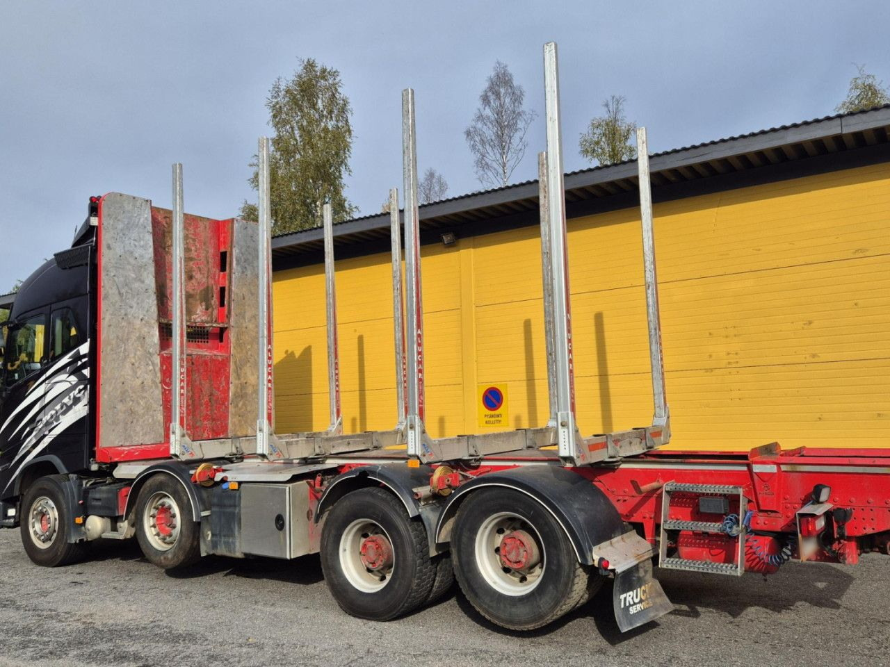 VOLVO FH 750 8x4 / 2 lifted axles / timber truck - Lastbil med kran: billede 2 VOLVO FH 750 8x4 / 2 lifted axles / timber truck - Lastbil med kran: billede 2