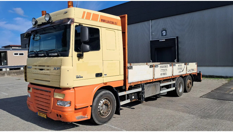 DAF XF 105 410 Spacecab 6x2 Euro 5 - Lastbil med lad: billede 1 DAF XF 105 410 Spacecab 6x2 Euro 5 - Lastbil med lad: billede 1