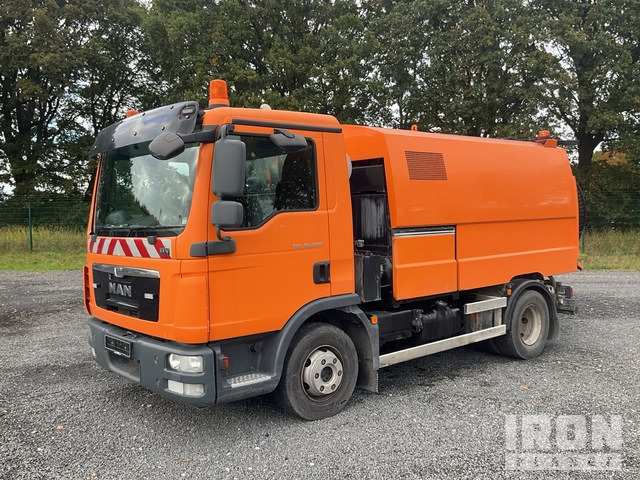 2013 MAN TGL12.220 2013 Faun ViaJet 5R-HS on Kehrmaschine - Fejebil: billede 1 2013 MAN TGL12.220 2013 Faun ViaJet 5R-HS on Kehrmaschine - Fejebil: billede 1