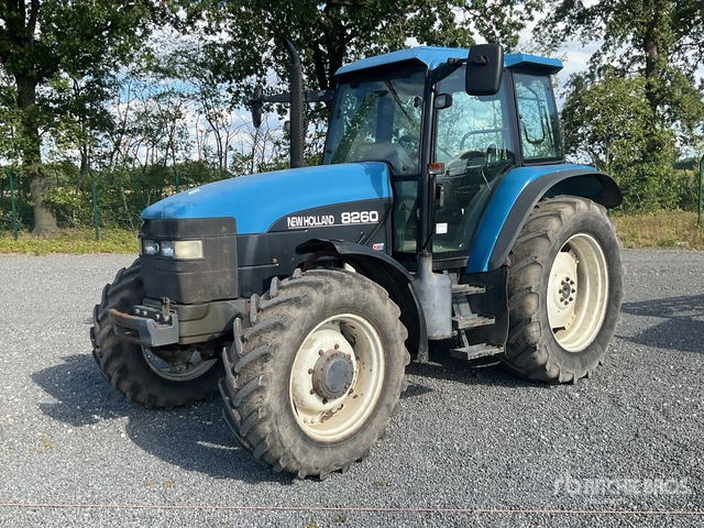 New Holland 8260 4WD Tractor - Traktor: billede 1 New Holland 8260 4WD Tractor - Traktor: billede 1